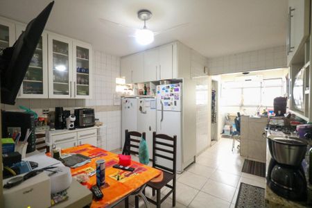 Apartamento para alugar com 116m², 3 quartos e 2 vagas Apartamento para alugar com 116m², 3 quartos e 2 vagasCozinha