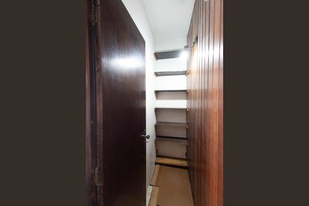 Casa à venda com 145m², 2 quartos e 3 vagas Casa à venda com 145m², 2 quartos e 3 vagasAramario