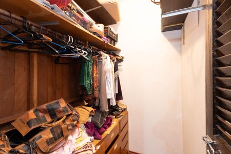 Casa à venda com 145m², 2 quartos e 3 vagas Casa à venda com 145m², 2 quartos e 3 vagasCloset