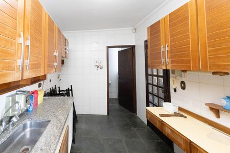 Casa à venda com 145m², 2 quartos e 3 vagas Casa à venda com 145m², 2 quartos e 3 vagasCozinha