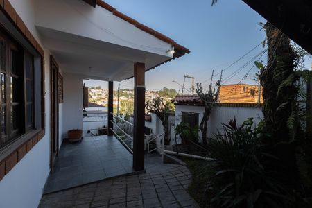 Casa à venda com 145m², 2 quartos e 3 vagas Casa à venda com 145m², 2 quartos e 3 vagasQuintal
