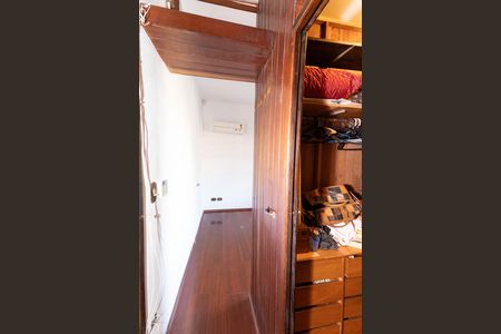 Casa à venda com 145m², 2 quartos e 3 vagas Casa à venda com 145m², 2 quartos e 3 vagasSuíte