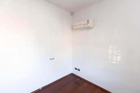 Casa à venda com 145m², 2 quartos e 3 vagas Casa à venda com 145m², 2 quartos e 3 vagasSuíte