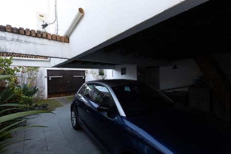 Casa à venda com 145m², 2 quartos e 3 vagas Casa à venda com 145m², 2 quartos e 3 vagasGaragem
