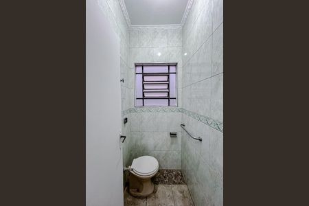 Casa para alugar com 500m², 5 quartos e 2 vagasBanheiro 1