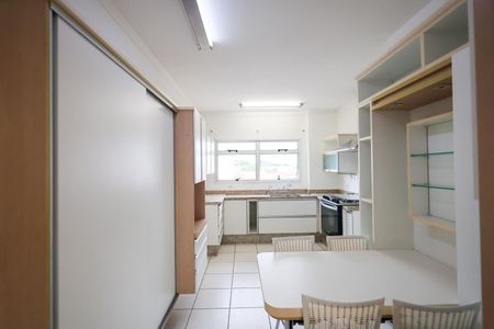 Apartamento para alugar com 155m², 3 quartos e 2 vagas Apartamento para alugar com 155m², 3 quartos e 2 vagasCozinha