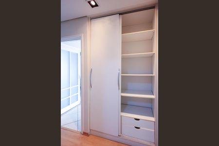 Apartamento para alugar com 155m², 3 quartos e 2 vagas Apartamento para alugar com 155m², 3 quartos e 2 vagasCloset da suíte 1