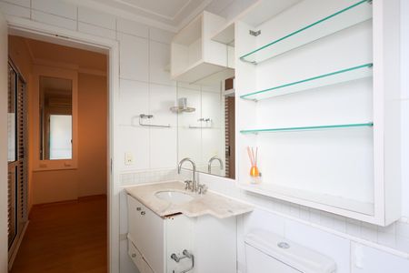 Apartamento para alugar com 155m², 3 quartos e 2 vagas Apartamento para alugar com 155m², 3 quartos e 2 vagasBanheiro da Suíte 1