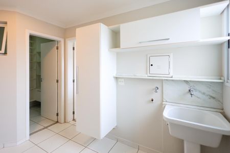 Apartamento para alugar com 155m², 3 quartos e 2 vagas Apartamento para alugar com 155m², 3 quartos e 2 vagasLavanderia