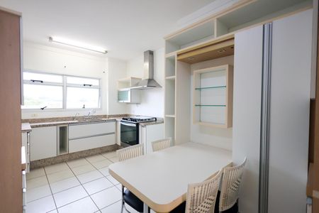 Apartamento para alugar com 155m², 3 quartos e 2 vagas Apartamento para alugar com 155m², 3 quartos e 2 vagasCozinha