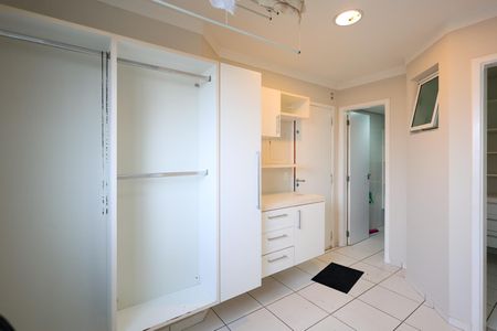 Apartamento para alugar com 155m², 3 quartos e 2 vagas Apartamento para alugar com 155m², 3 quartos e 2 vagasLavanderia