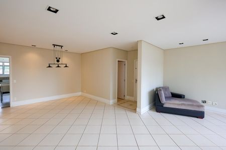 Apartamento para alugar com 155m², 3 quartos e 2 vagas Apartamento para alugar com 155m², 3 quartos e 2 vagasSala