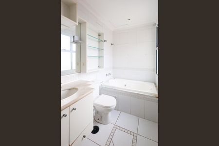 Apartamento para alugar com 155m², 3 quartos e 2 vagas Apartamento para alugar com 155m², 3 quartos e 2 vagasBanheiro da Suíte 1