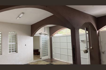 Casa para alugar com 180m², 3 quartos e 2 vagas Casa para alugar com 180m², 3 quartos e 2 vagasGaragem
