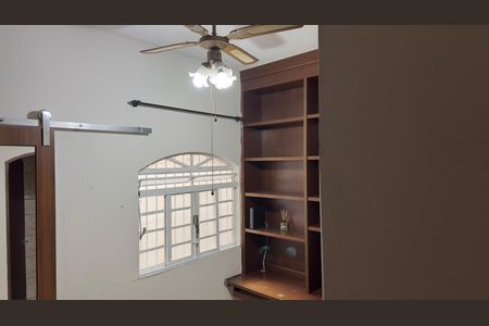 Casa para alugar com 180m², 3 quartos e 2 vagas Casa para alugar com 180m², 3 quartos e 2 vagasEscritório
