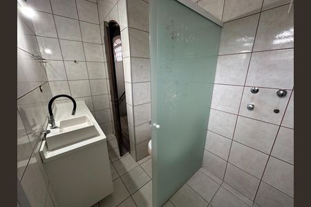 Casa para alugar com 180m², 3 quartos e 2 vagas Casa para alugar com 180m², 3 quartos e 2 vagasBanheiro 2