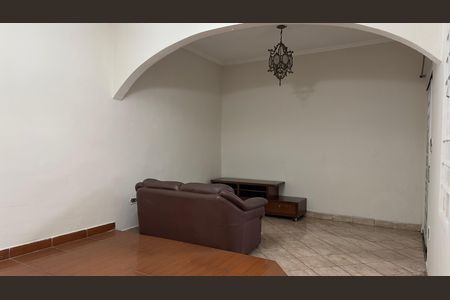 Casa para alugar com 180m², 3 quartos e 2 vagas Casa para alugar com 180m², 3 quartos e 2 vagasSala