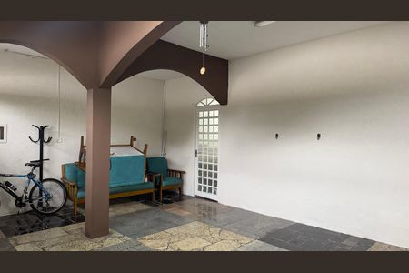 Casa para alugar com 180m², 3 quartos e 2 vagas Casa para alugar com 180m², 3 quartos e 2 vagasGaragem