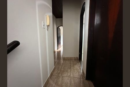 Casa para alugar com 180m², 3 quartos e 2 vagas Casa para alugar com 180m², 3 quartos e 2 vagasCorredor