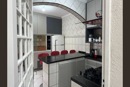 Casa para alugar com 180m², 3 quartos e 2 vagas Casa para alugar com 180m², 3 quartos e 2 vagasCozinha - Armários