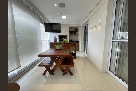 Apartamento à venda com 139m², 3 quartos e 2 vagas Apartamento à venda com 139m², 3 quartos e 2 vagasVaranda