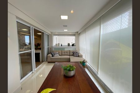 Apartamento à venda com 139m², 3 quartos e 2 vagas Apartamento à venda com 139m², 3 quartos e 2 vagasVaranda