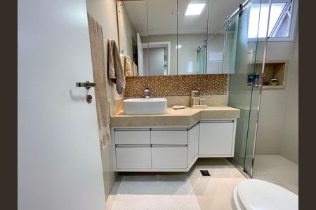 Apartamento à venda com 139m², 3 quartos e 2 vagas Apartamento à venda com 139m², 3 quartos e 2 vagasBanheiro 1