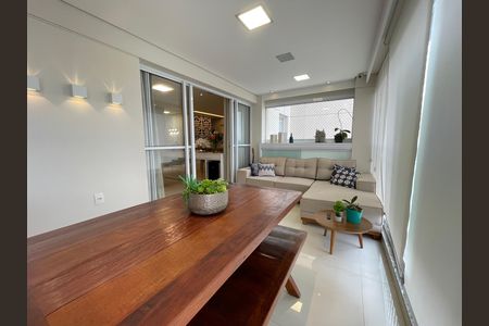 Apartamento à venda com 139m², 3 quartos e 2 vagas Apartamento à venda com 139m², 3 quartos e 2 vagasVaranda