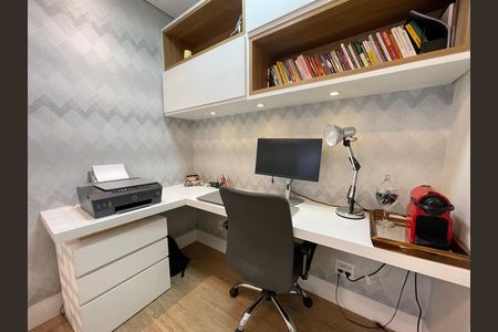 Apartamento à venda com 139m², 3 quartos e 2 vagas Apartamento à venda com 139m², 3 quartos e 2 vagasEscritório