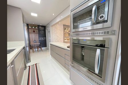 Apartamento à venda com 139m², 3 quartos e 2 vagas Apartamento à venda com 139m², 3 quartos e 2 vagasCozinha