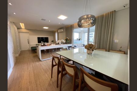 Apartamento à venda com 139m², 3 quartos e 2 vagas Apartamento à venda com 139m², 3 quartos e 2 vagasSala