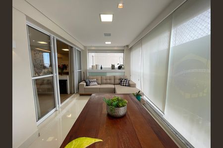 Apartamento à venda com 139m², 3 quartos e 2 vagas Apartamento à venda com 139m², 3 quartos e 2 vagasVaranda