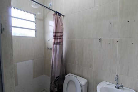 Banheiro de kitnet/studio para alugar com 1 quarto, 15m² em Vila Sao Luis(zona Oeste), São Paulo