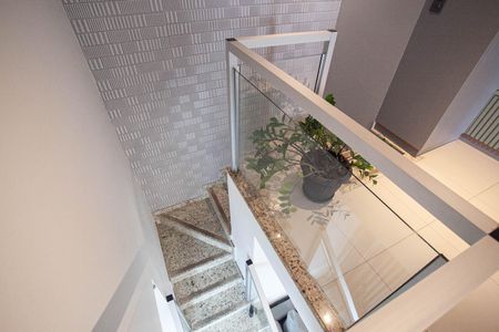 Apartamento à venda com 205m², 4 quartos e 3 vagasEscada