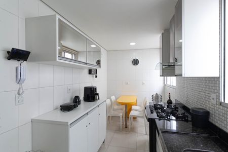 Apartamento à venda com 205m², 4 quartos e 3 vagasCozinha