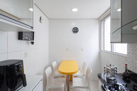 Apartamento à venda com 205m², 4 quartos e 3 vagasCozinha