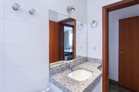 Apartamento à venda com 205m², 4 quartos e 3 vagasBanheiro social 