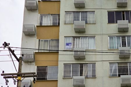 Apartamento para alugar com 90m², 2 quartos e 1 vaga Apartamento para alugar com 90m², 2 quartos e 1 vagaFachada do Prédio + placa