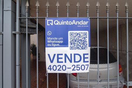 Casa à venda com 150m², 3 quartos e 2 vagas Casa à venda com 150m², 3 quartos e 2 vagasPlaca instalada