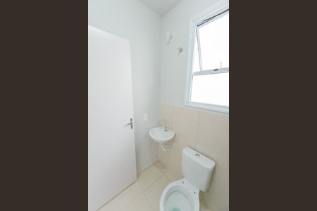 Casa de condomínio para alugar com 45m², 2 quartos e 1 vaga Casa de condomínio para alugar com 45m², 2 quartos e 1 vagaBanheiro
