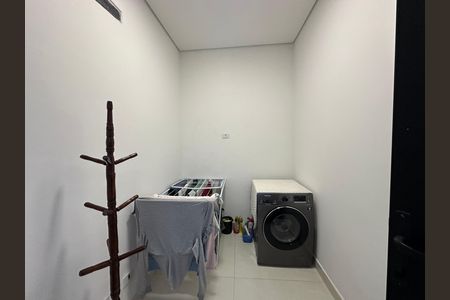 Casa de condomínio à venda com 196m², 3 quartos e 4 vagas Casa de condomínio à venda com 196m², 3 quartos e 4 vagasÁrea de Serviço