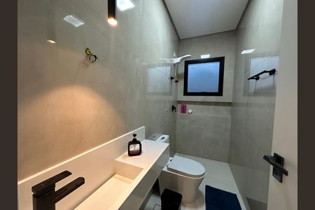 Casa de condomínio à venda com 196m², 3 quartos e 4 vagas Casa de condomínio à venda com 196m², 3 quartos e 4 vagasBanheiro da Suíte 1