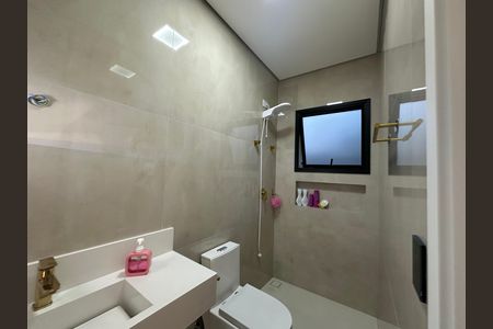 Casa de condomínio à venda com 196m², 3 quartos e 4 vagas Casa de condomínio à venda com 196m², 3 quartos e 4 vagasBanheiro da Suíte 2