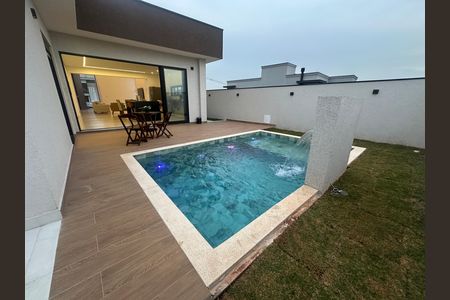 Casa de condomínio à venda com 196m², 3 quartos e 4 vagas Casa de condomínio à venda com 196m², 3 quartos e 4 vagasPiscina