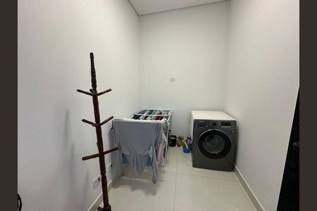 Casa de condomínio à venda com 196m², 3 quartos e 4 vagas Casa de condomínio à venda com 196m², 3 quartos e 4 vagasÁrea de Serviço
