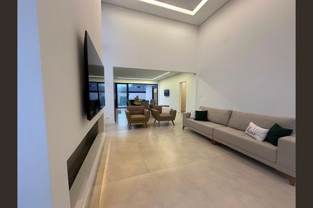 Casa de condomínio à venda com 196m², 3 quartos e 4 vagas Casa de condomínio à venda com 196m², 3 quartos e 4 vagasSala