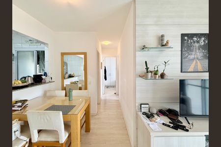 Sala de apartamento à venda com 2 quartos, 58m² em Campo Belo, São Paulo