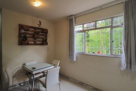 Sala de apartamento à venda com 3 quartos, 65m² em Heliópolis, Belo Horizonte