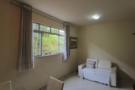Sala de apartamento à venda com 3 quartos, 65m² em Heliópolis, Belo Horizonte