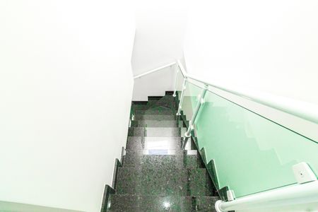 Casa à venda com 100m², 3 quartos e 1 vagaEscada